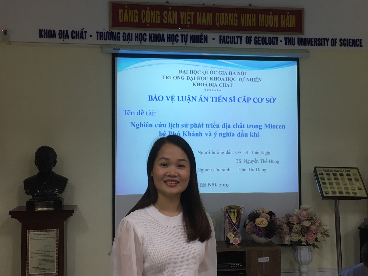 Buổi bảo vệ luận án Tiến sĩ cấp Cơ sở của NCS Trần Thị Dung – Khoa Địa chất
