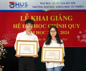 SINH VIÊN KHOA ĐỊA CHẤT GIÀNH NHIỀU PHẦN THƯỞNG VÀ HỌC BỔNG NHÂN DỊP NĂM HỌC MỚI