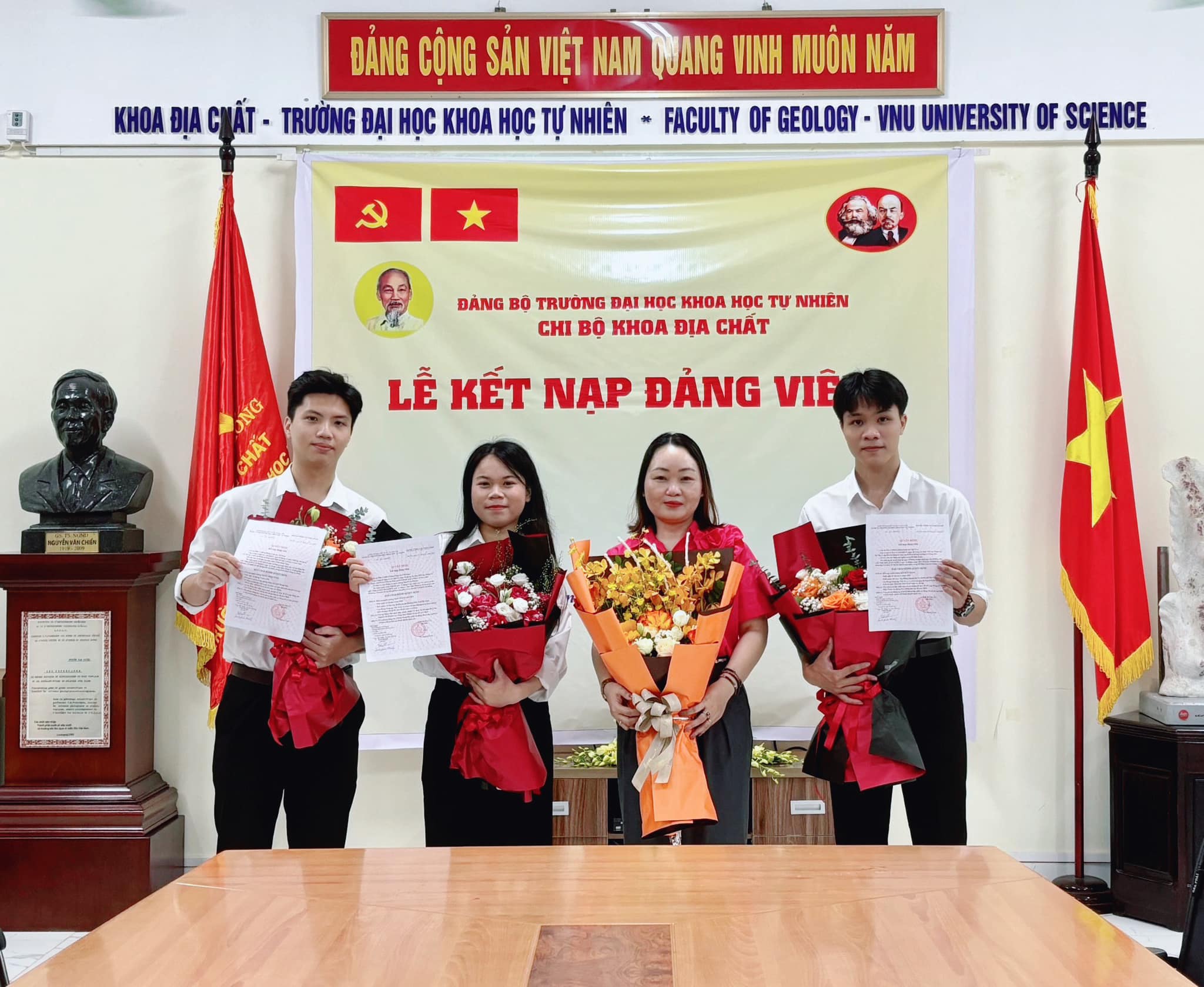 KẾT NẠP ĐẢNG CHO SINH VIÊN 2024